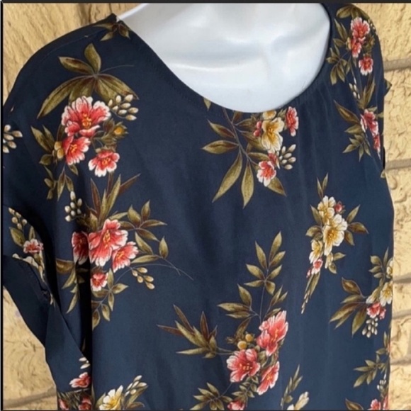 Forever 21 floral top flow loose fit Blouse Small - Picture 5 of 11
